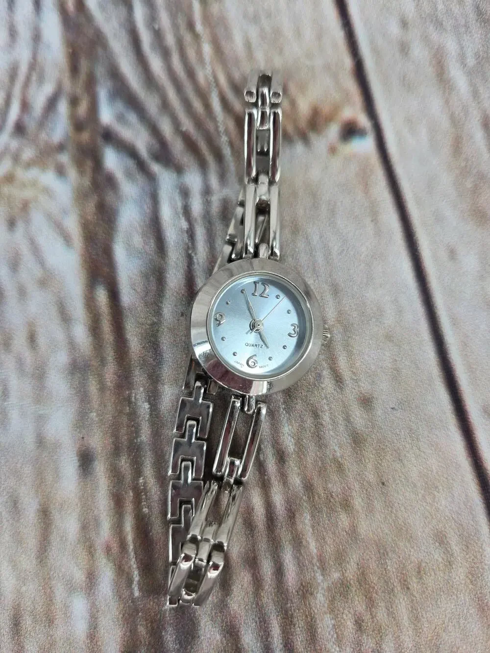 Vintage Quartz Bracelet Watch Silver White Dial Small Wrist Watch